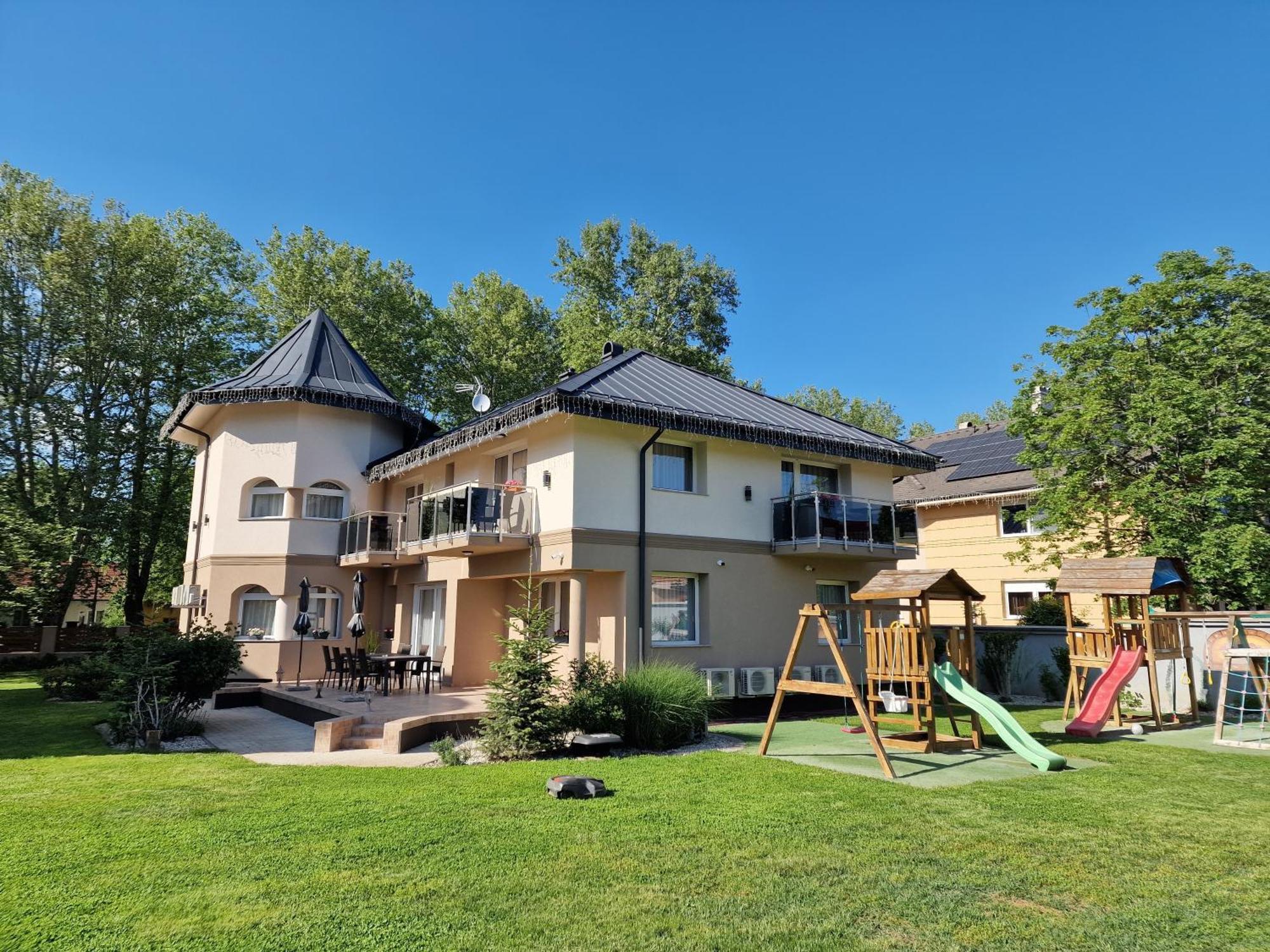 Villa Leticia Siofok Exterior photo