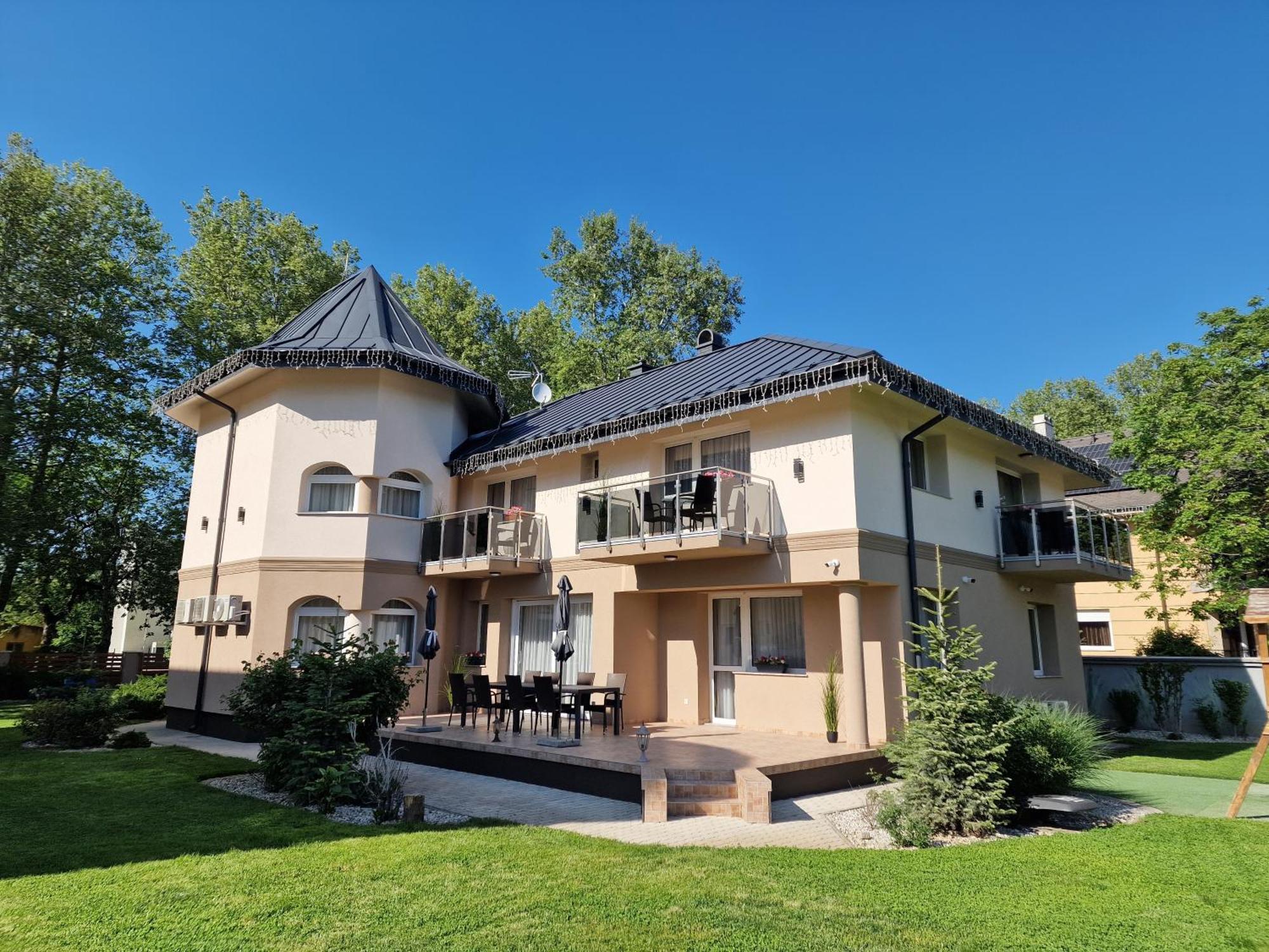 Villa Leticia Siofok Exterior photo