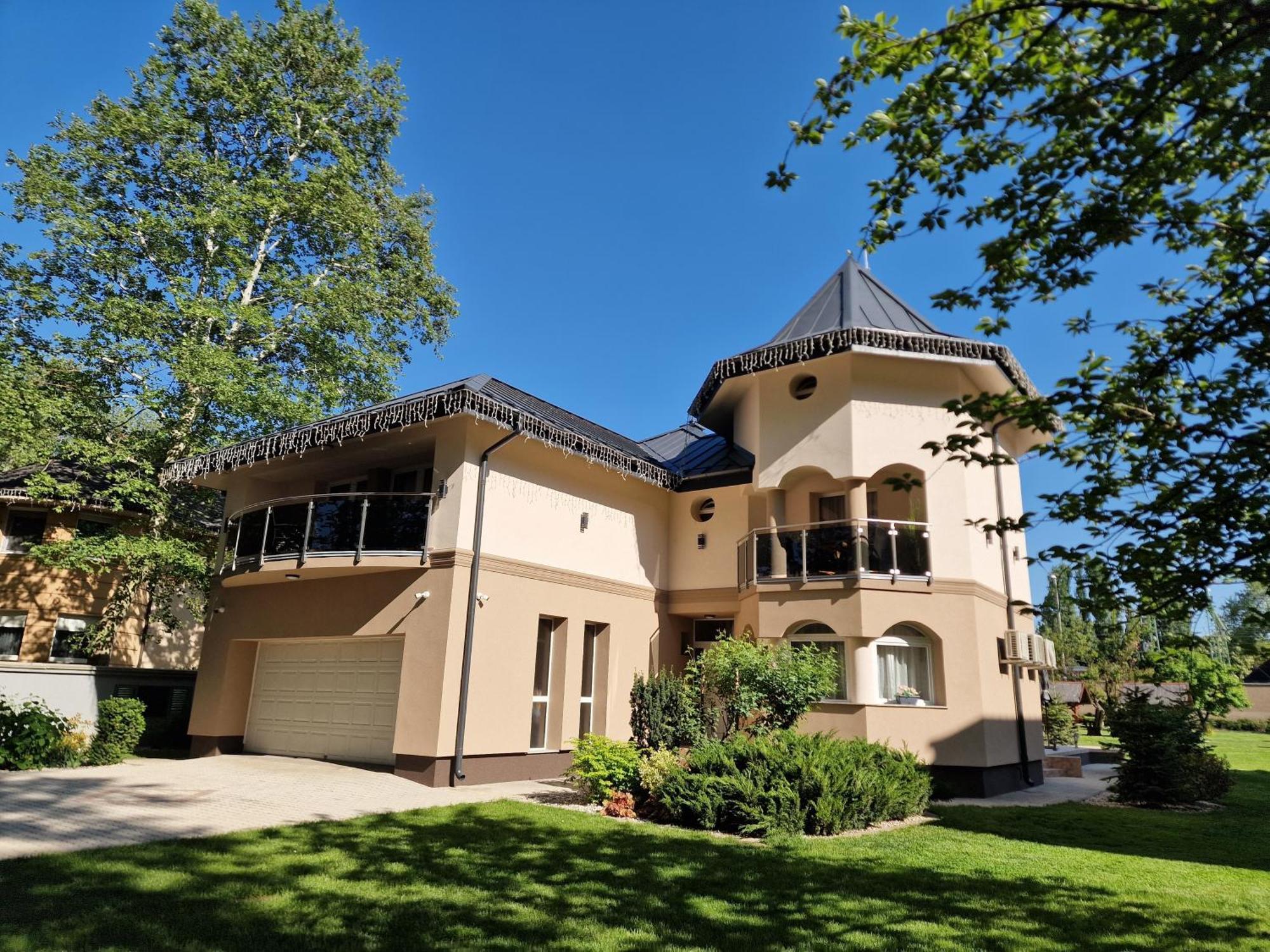 Villa Leticia Siofok Exterior photo